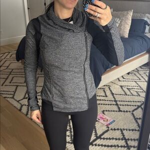 Lululemon zip up jacket size 6
